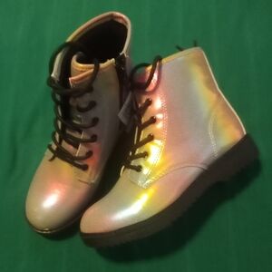 NWT Girls lace up boots